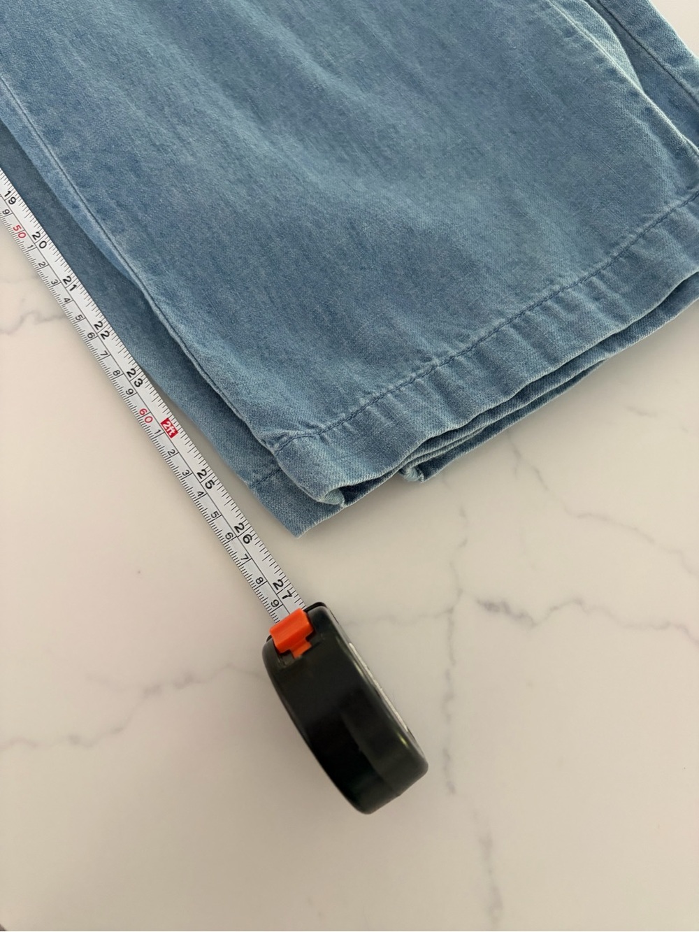 L.L Bean MP Sunwashed Denim Straight-Leg Crop Pants EUC Light Denim.
1 pair - Picture 9 of 12